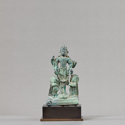 Lot 426 - STANDING BRONZE VISHNU INDIA 12TH CENTURY