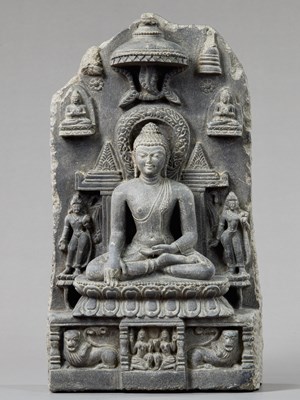 Lot 424 - SEATED STONE BUDDHA INDIA 13TH CENTURY
