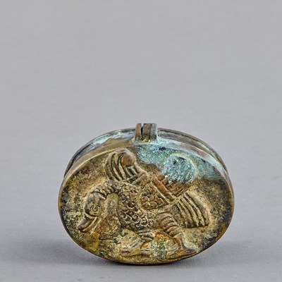 Lot 131 - SMALL CONTAINER WITH GOSE SEAL INDIA 18TH CENTURY