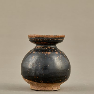 Lot 428 - BLACK-GLAZED TEA CADDY, HONGTANG WARE, SONG DYNASTY