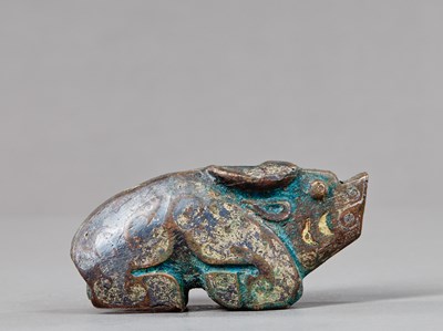 Lot 254 - GOLD- AND SILVER-INLAID BRONZE OX, WARRING STATES TO HAN DYNASTY