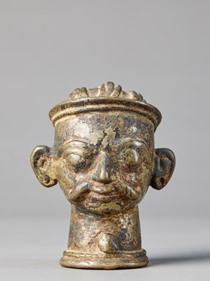Lot 182 - HEAD OF A LINGAM BRONZE INDIA 17TH CENTURY